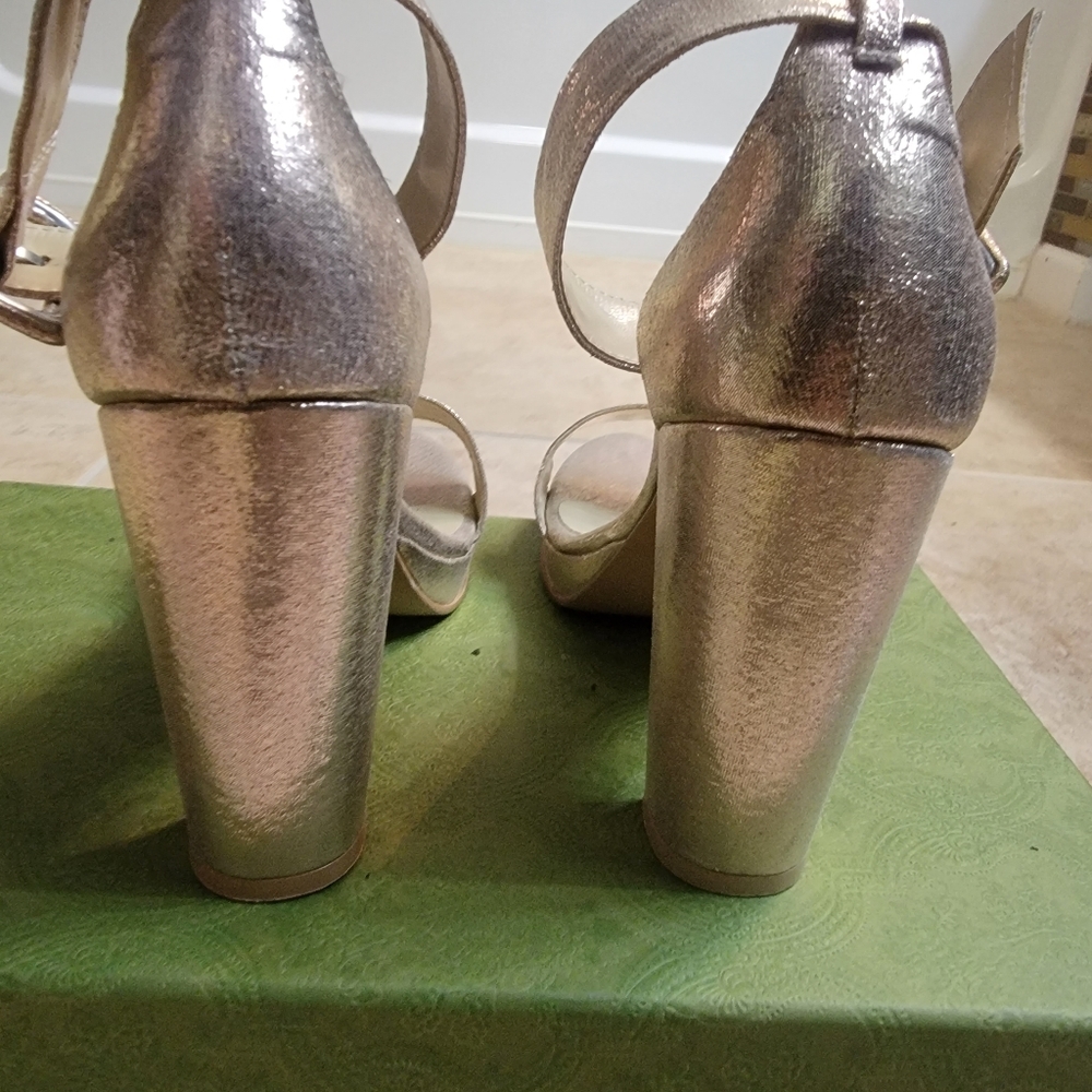 Guichi Metalic Gold Ankle Strap Sandal. - Picture 4 of 9